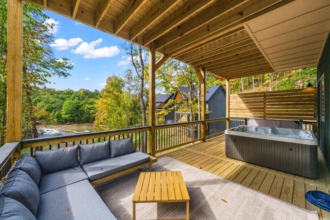 Cozy Cove Retreat W Lake View Hot Tub Firepit 丹德里奇 外观 照片