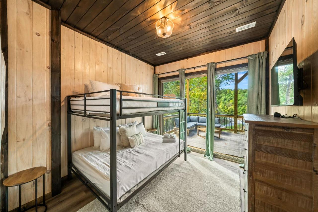 Cozy Cove Retreat W Lake View Hot Tub Firepit 丹德里奇 外观 照片