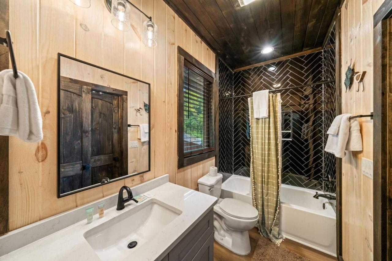 Cozy Cove Retreat W Lake View Hot Tub Firepit 丹德里奇 外观 照片