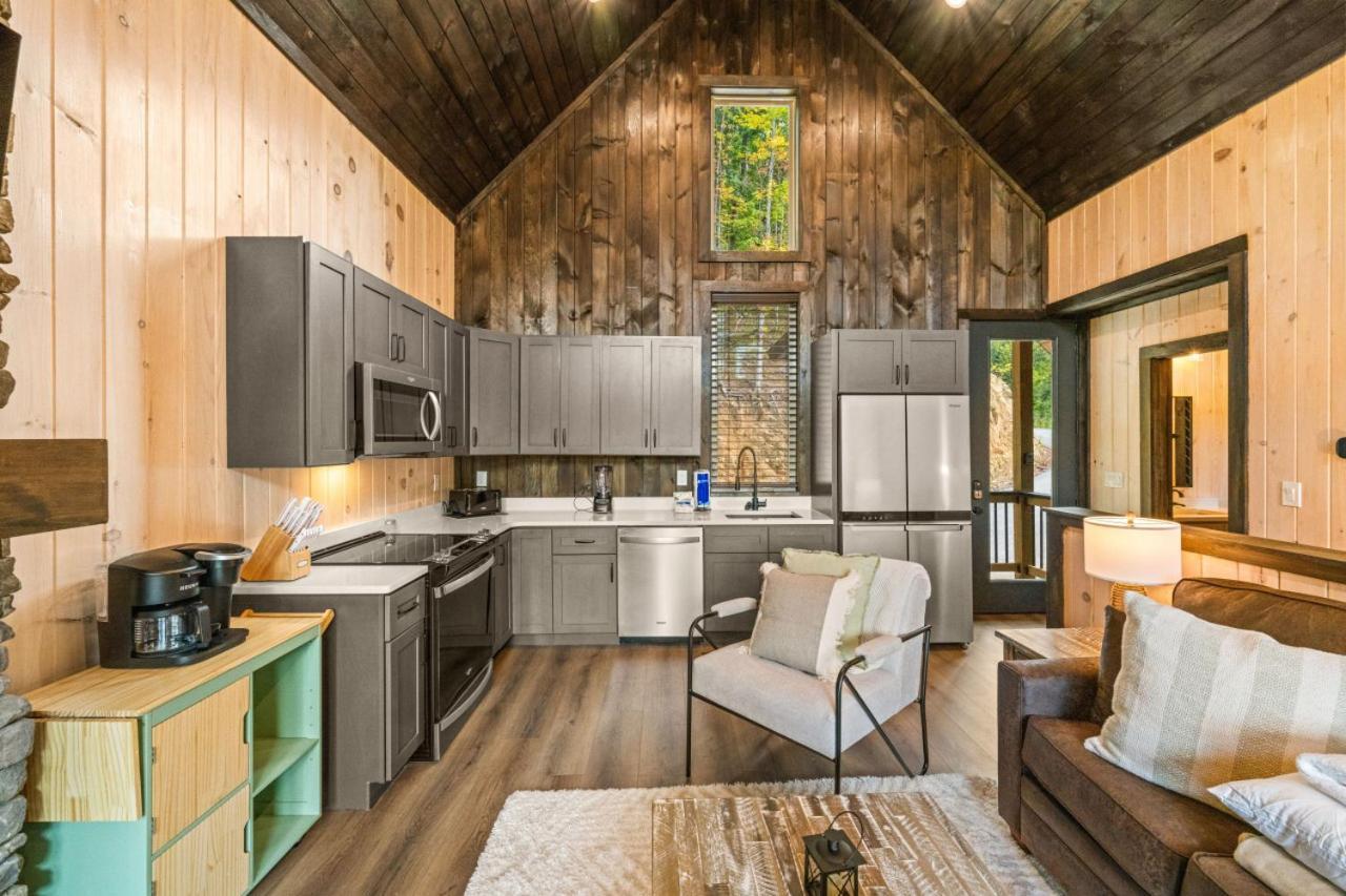 Cozy Cove Retreat W Lake View Hot Tub Firepit 丹德里奇 外观 照片