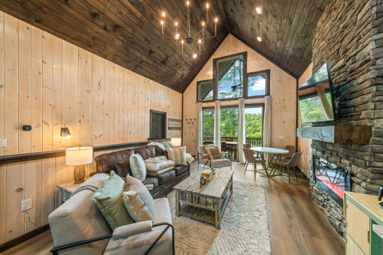Cozy Cove Retreat W Lake View Hot Tub Firepit 丹德里奇 外观 照片