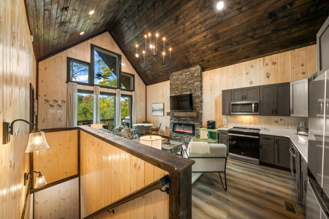 Cozy Cove Retreat W Lake View Hot Tub Firepit 丹德里奇 外观 照片