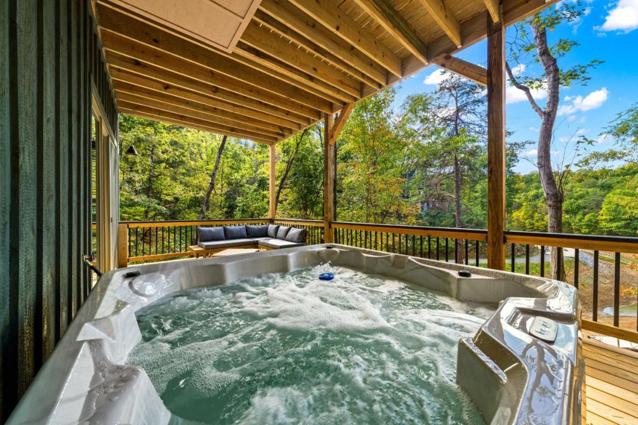 Cozy Cove Retreat W Lake View Hot Tub Firepit 丹德里奇 外观 照片